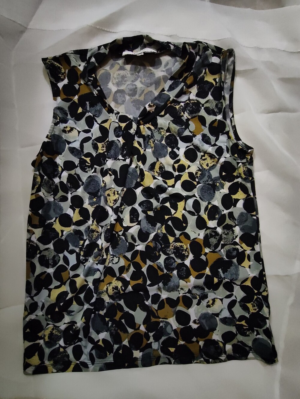 Jones Studio Sleeveless V-Neck Camisole in Black, Gray & Olive
